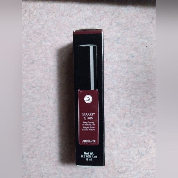 Mixed makeup bundle* - Picture 3 of 5